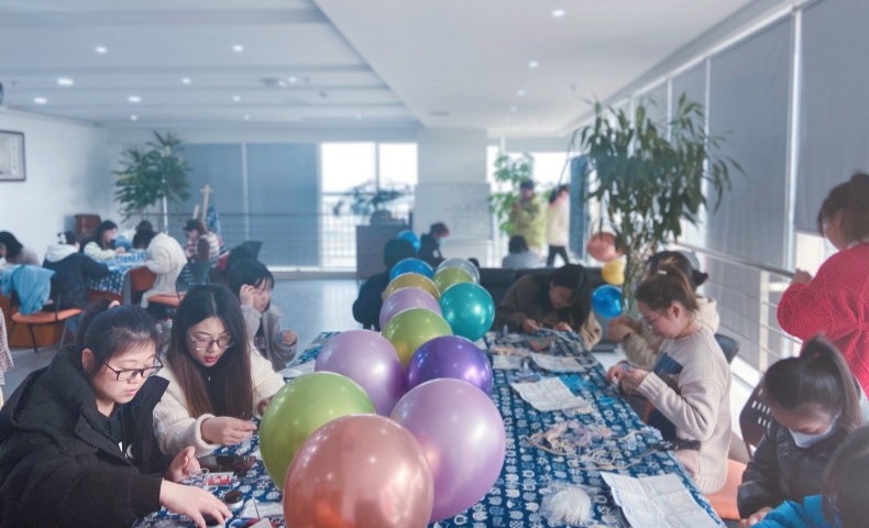 追夢女性｜節(jié)日快樂